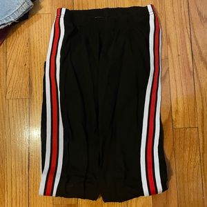 Black leggings with stripes down the side